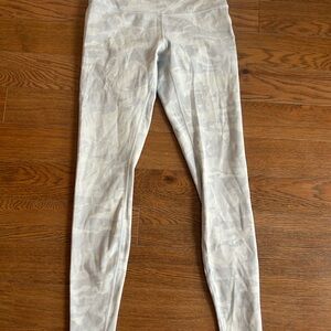 Lululemon size 8 leggings
